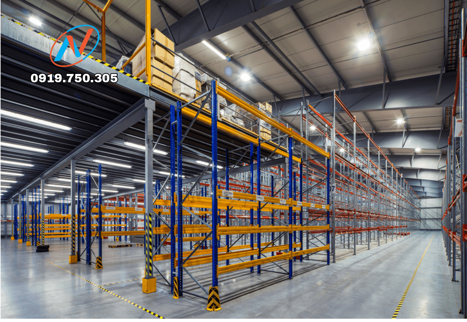 Hệ thống kệ sàn Mezzanine Navavina lắp đặt tại nhà xưởng công nghiệp