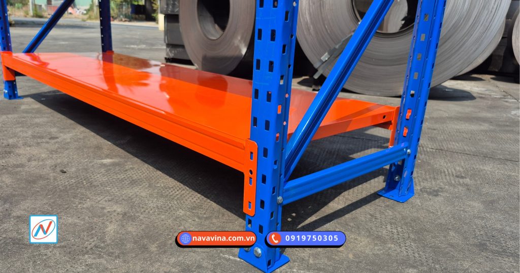 Chân trụ kệ ảnh hưởng thế nào đến độ ổn định của hệ kệ kho