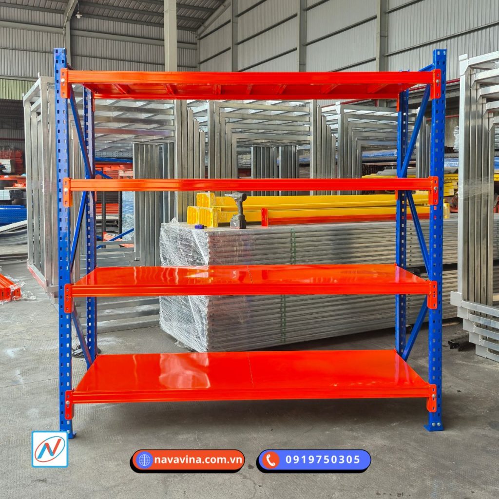 Kệ sắt lắp ghép đa năng, dễ tháo lắp, chịu tải tốt, phù hợp kho hàng, cửa hàng, văn phòng và gia đình cần tối ưu không gian lưu trữ.