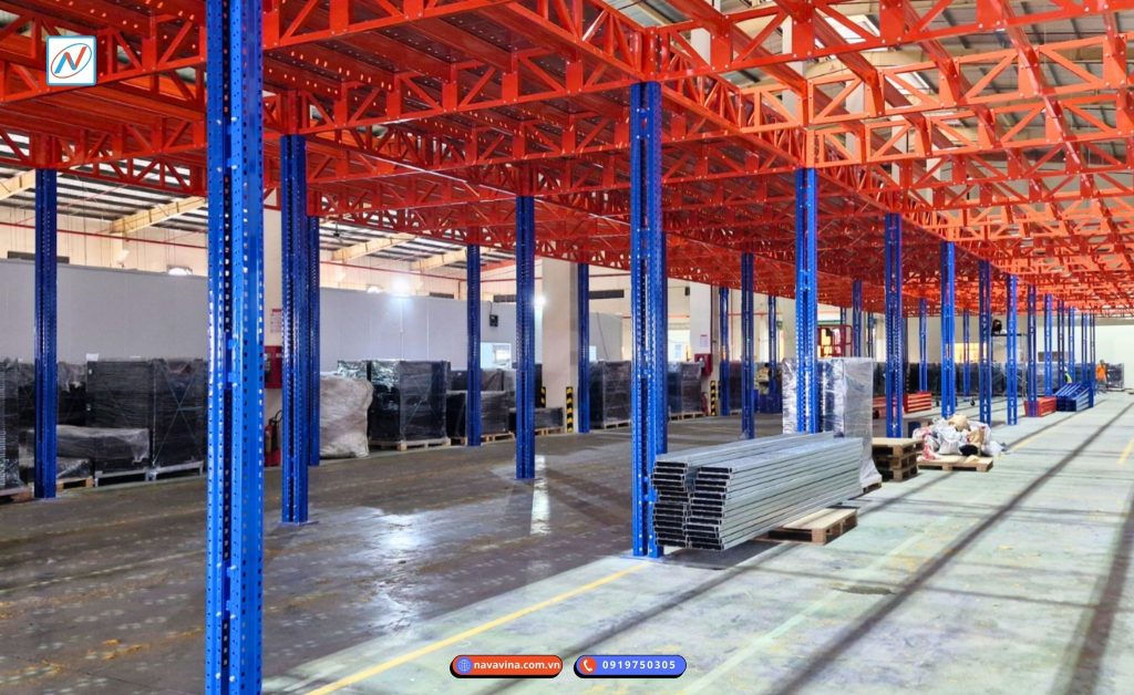 Lắp đặt kệ sàn mezzanine tăng 100% diện tích kho, tải 750kg/m², tầng lửng thép kết cấu vững chắc. Thiết kế, thi công toàn quốc